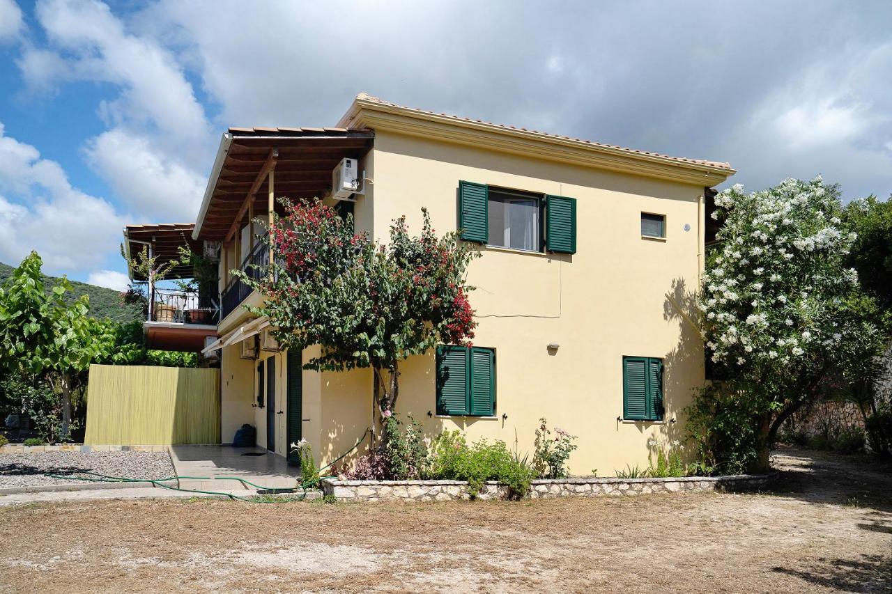 Vardia Studio B Mikros Gialos Exterior photo