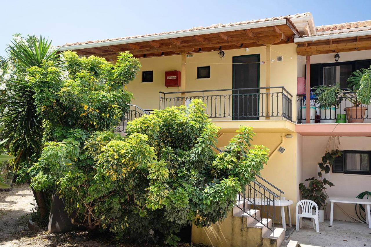 Vardia Studio B Mikros Gialos Exterior photo